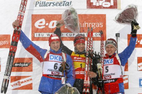 BJOERNDALEN Ole Einar, , YAROSHENKO Dmitry, , TCHEREZOV Ivan. Hochfilzen 2006 Men Pursuit