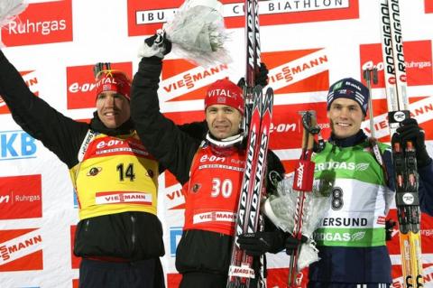 BJOERNDALEN Ole Einar, , BURKE Tim, , SVENDSEN Emil Hegle. Ostersund 2009. Sprint. Men.