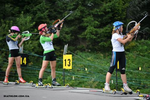 SEMERENKO Vita, , TRACHUK Tatiana, , MERKUSHYNA Anastasiya. Tysovets 2011. Summer championship of Ukraine. Training