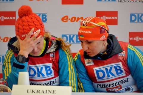 BILOSYUK Olena, , DZHIMA Yuliia. Hochfilzen 2013. Relay (women)