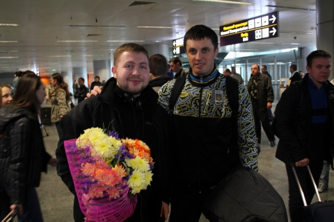 SEDNEV Serguei. Meeting the ukrainian team in the airport