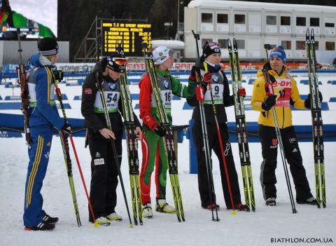 BERGER Tora, , EKHOLM Helena, , MAKARAINEN Kaisa, , NEUNER Magdalena, , DOMRACHEVA Darya. Antholz 2012. Sprint. Women