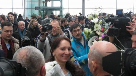 BILOSYUK Olena. Meeting the ukrainian team in the airport after the world championship