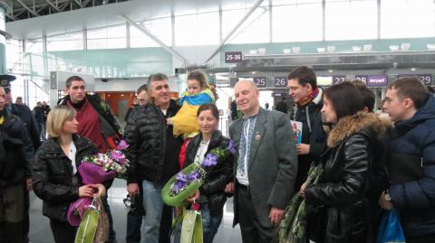 SEMERENKO Valj, , SEMERENKO Vita. Meeting the ukrainian team in the airport after the world championship