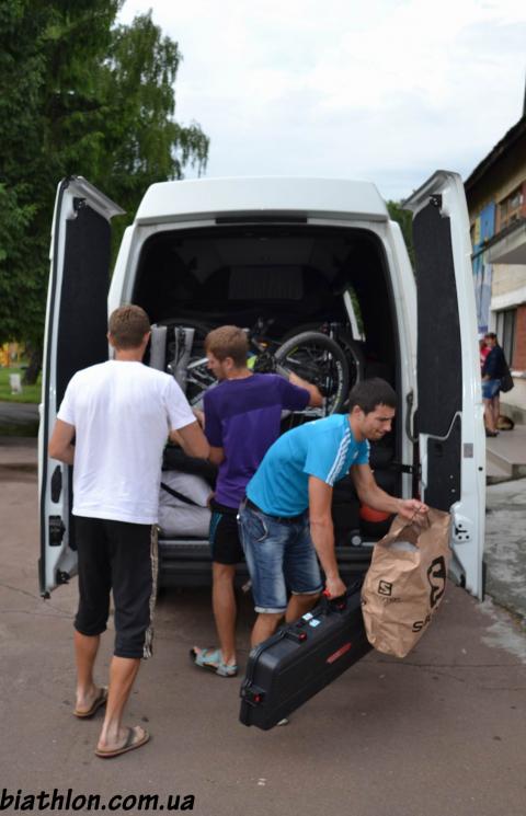DERYZEMLYA Andriy, , SEMENOV Serhiy, , PRYMA Artem. Chernigov athletes returned home after the first training camp